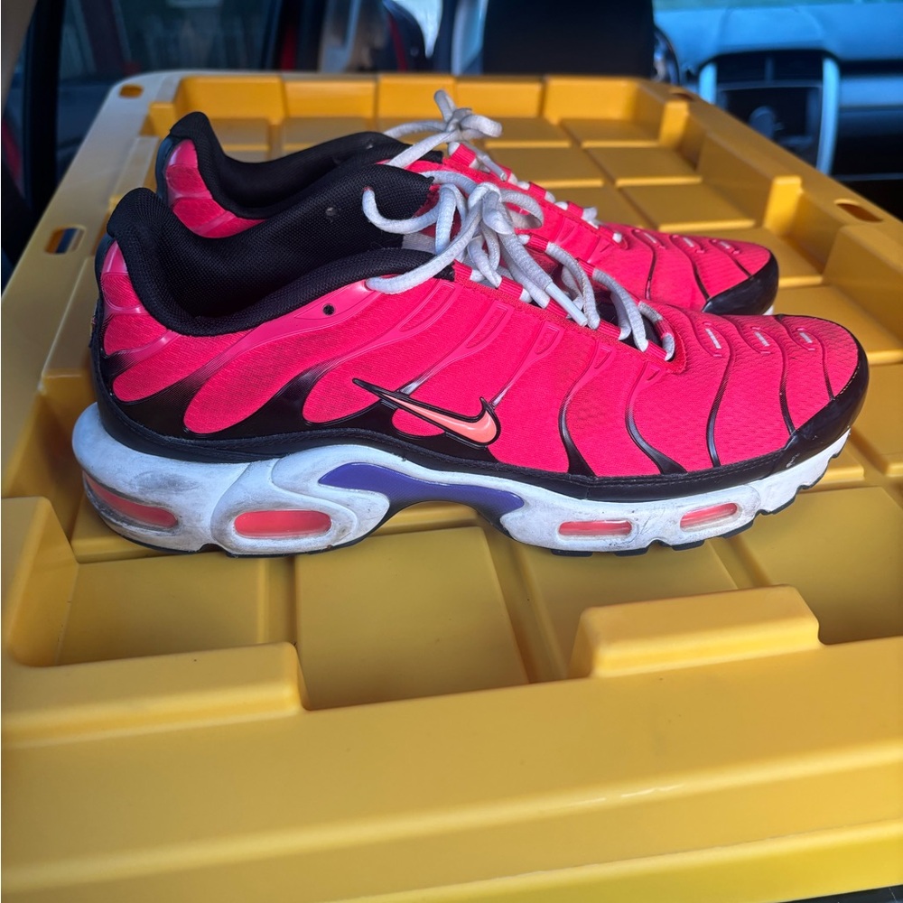 Nike air max plus siren red
